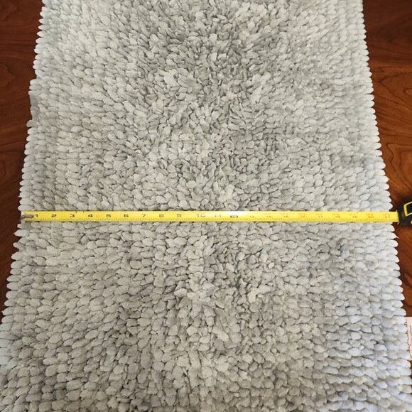 Juicy Couture 2 mats bath fuzzy Light Gray Bath Mats - Picture 6 of 15